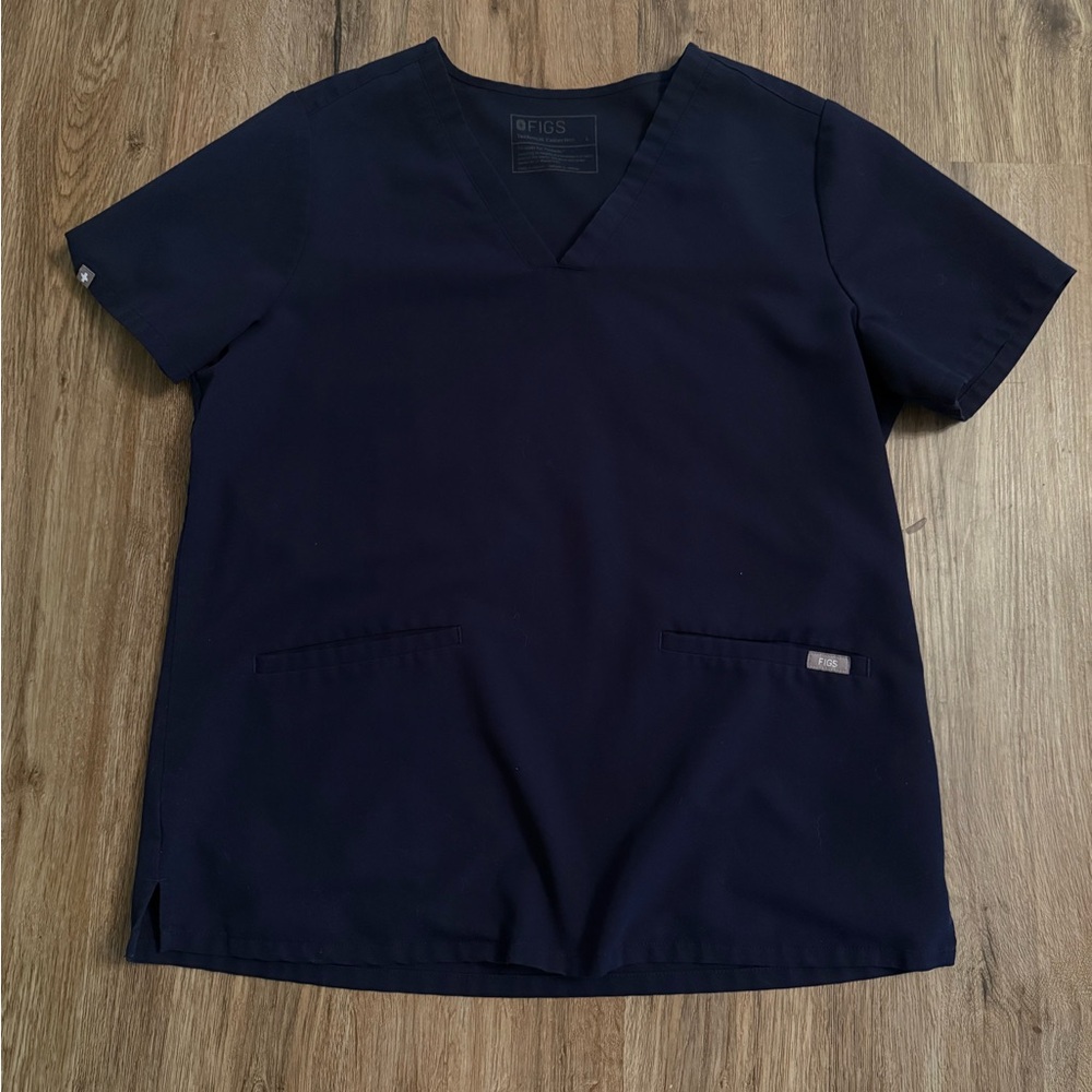 Women’s Figs Navy Blue Casma Three- Pocket Scrub top and Kade Cargo Tall Pants